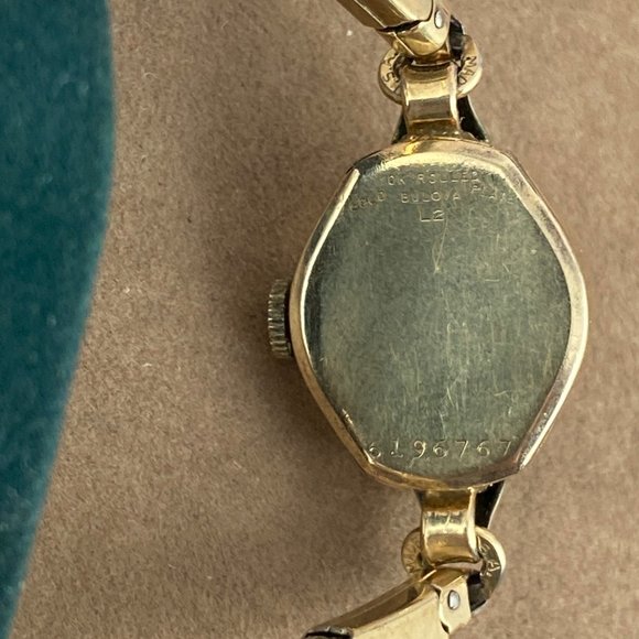 Sold Vintage 1952 L2 Bulova Diamond Watch 17 Jewel Movement. 10 karat Gold Fille - Picture 4 of 5